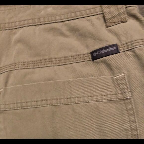 Columbia omni shield cargo flat front shorts - Picture 7 of 8